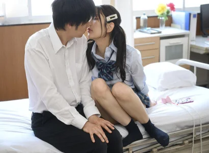 Anh nam sinh yếu đuối bị khoa khôi địt ngay giữa lớp